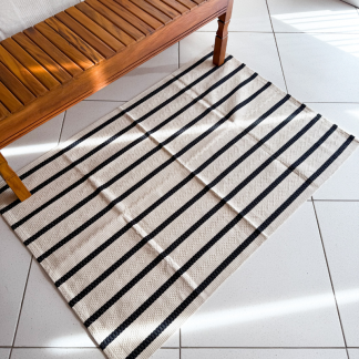 Tapete Itatiaia  - Sala Quarto Listrado Algodão Preto com Cru | Artesanal 0,95x1,5m