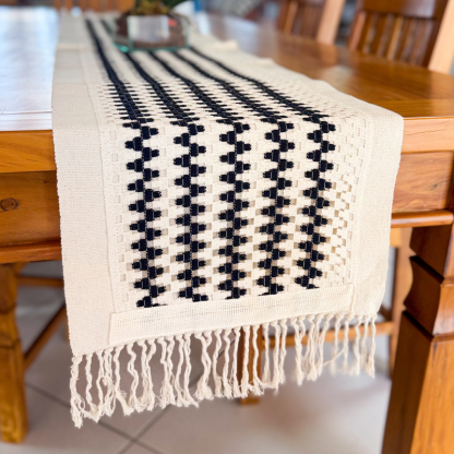 Caminho de Mesa Algodão com Aplique em Crochê 40x2m - Image 2